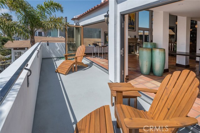 2116 Monterey Boulevard, Hermosa Beach, California 90254, 3 Bedrooms Bedrooms, ,3 BathroomsBathrooms,Residential,Sold,Monterey,SB17077141