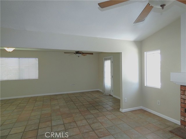 Detail Gallery Image 15 of 38 For 15202 Copper Canyon Cir, Victorville,  CA 92394 - 4 Beds | 2 Baths