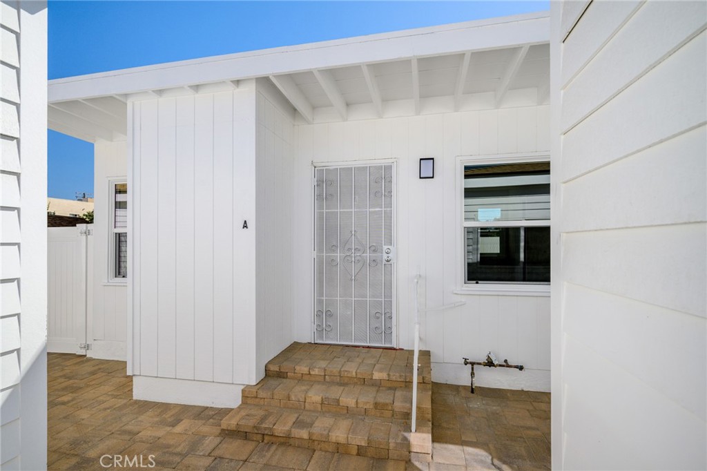 908 E Maple #A — architectural residence