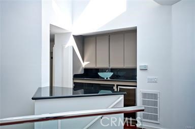 Detail Gallery Image 4 of 10 For 507 1/2 Narcissus Ave, Corona Del Mar,  CA 92625 - 3 Beds | 2 Baths