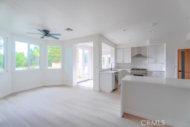 Detail Gallery Image 16 of 55 For 21016 Mendenhall Ct, Topanga,  CA 90290 - 5 Beds | 4/1 Baths