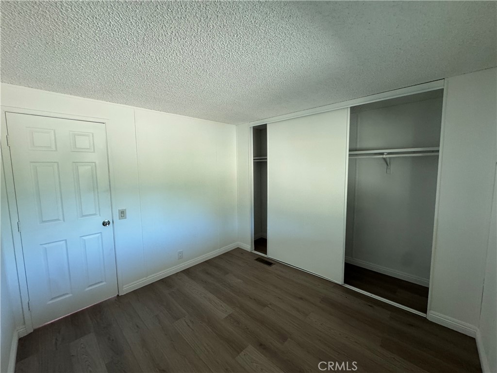https://media.crmls.org/medias/39627d00-11a2-4b1e-8d14-ce898496b063.jpg?preset=X-Large