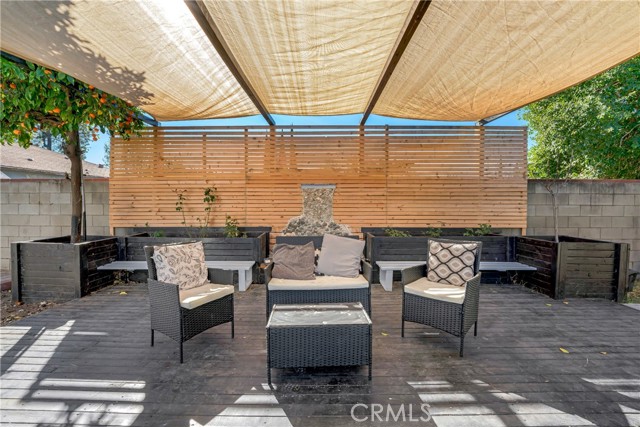 6059 Vantage Avenue, Valley Glen CA: https://media.crmls.org/medias/3962b93e-e035-40d1-9fbf-676620d2abaa.jpg