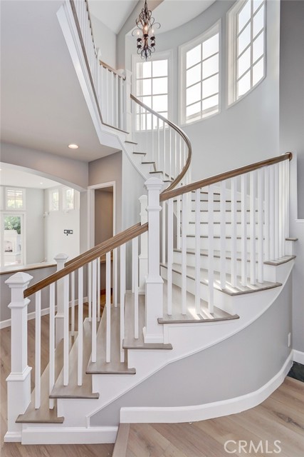 576 27th Street, Manhattan Beach CA: https://media.crmls.org/medias/39642369-3e85-43c7-90a9-b0e42ecb00cb.jpg
