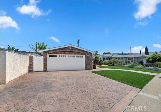1825 Leola Street, Lomita CA: https://media.crmls.org/medias/39653516-c746-462d-93e7-0a2e16db11b4.jpg