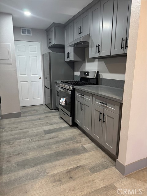 Detail Gallery Image 4 of 48 For 7445 Laurelgrove Ave #2,  North Hollywood,  CA 91605 - 3 Beds | 2 Baths