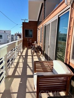 Detail Gallery Image 9 of 49 For 4216 Ocean, Manhattan Beach,  CA 90266 - 2 Beds | 3 Baths