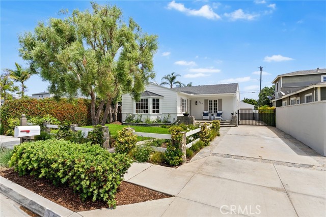 340 Broadway, Costa Mesa CA: https://media.crmls.org/medias/39682c72-2199-4502-a34a-9f628f4cf0c4.jpg