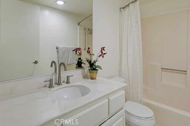 Detail Gallery Image 21 of 27 For 5533 via La Mesa #B,  Laguna Woods,  CA 92637 - 2 Beds | 2 Baths