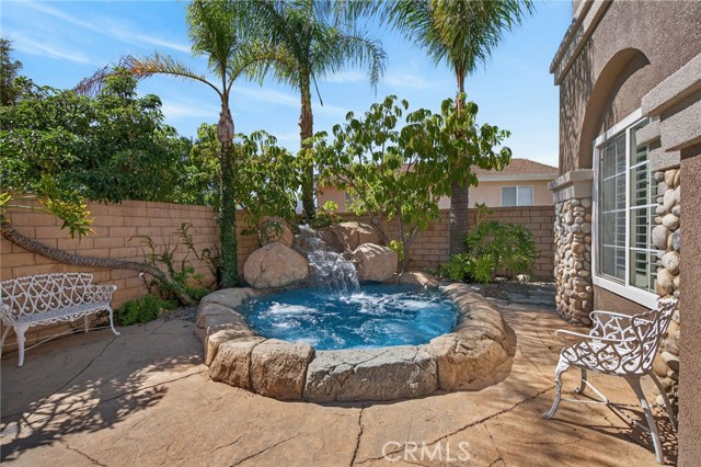 Detail Gallery Image 4 of 62 For 879 Derby, Corona,  CA 92882 - 4 Beds | 3/1 Baths