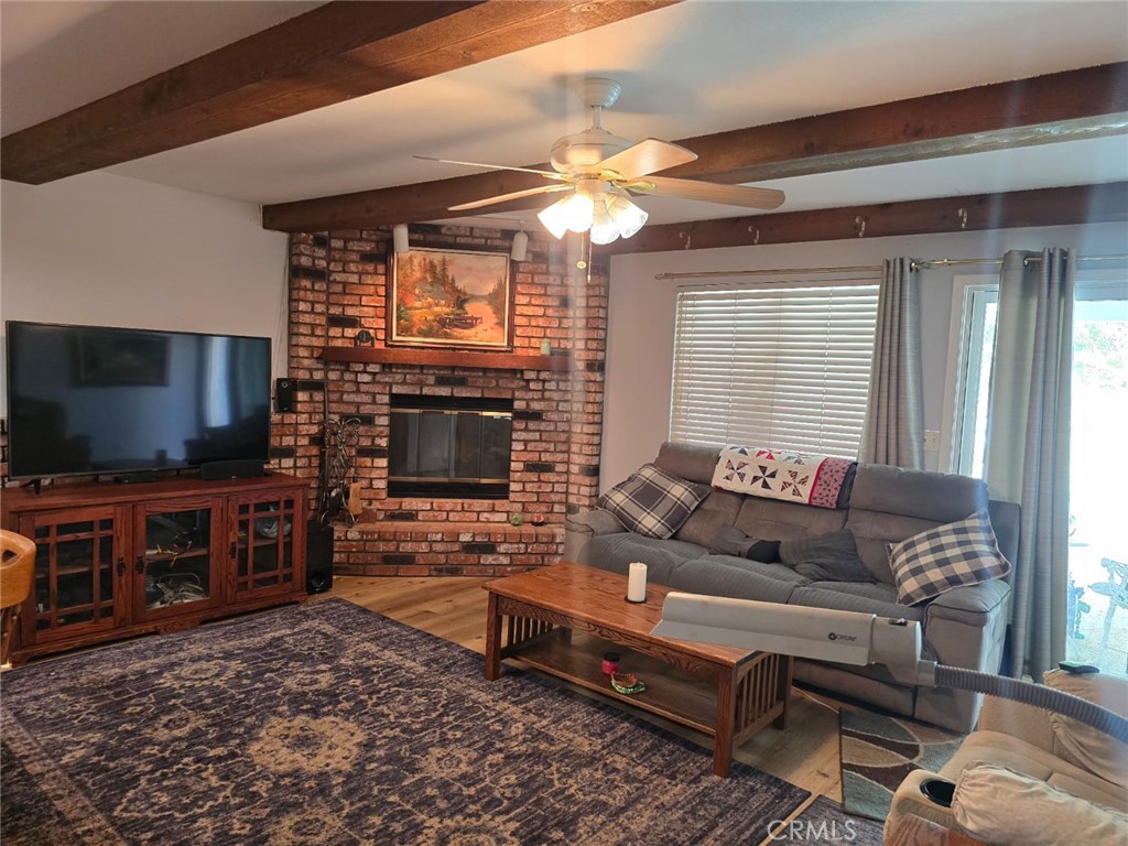 https://media.crmls.org/medias/396b0cf3-be73-4685-afe6-b4c8f0ab131e.jpg?preset=X-Large