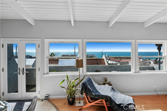 3605 Crest Drive, Manhattan Beach, California 90266, 2 Bedrooms Bedrooms, ,1 BathroomBathrooms,Residential,Sold,Crest,SB21199066