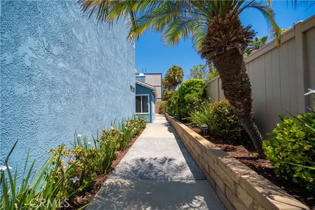 811 Oceanhill Drive, Huntington Beach CA: https://media.crmls.org/medias/396b80e0-9487-4802-99a6-e0442ca9af56.jpg