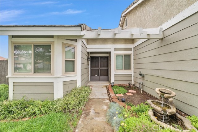 Detail Gallery Image 4 of 28 For 3901 San Lorenzo River, Ontario,  CA 91761 - 4 Beds | 2 Baths