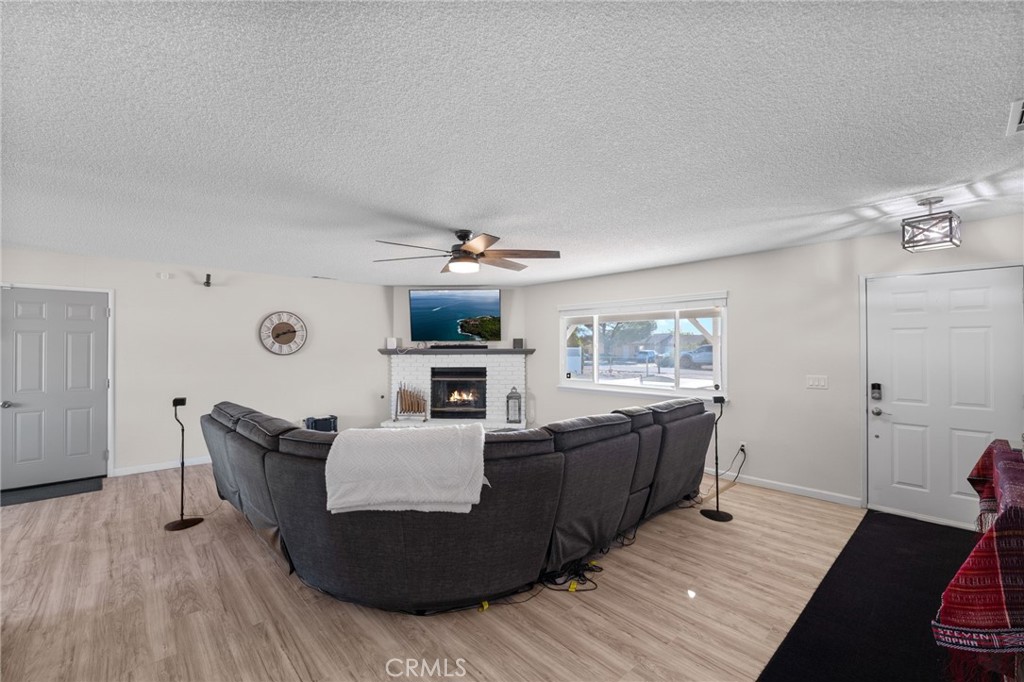 https://media.crmls.org/medias/396c6147-05d2-4bd6-bc90-8979cc63943b.jpg?preset=X-Large