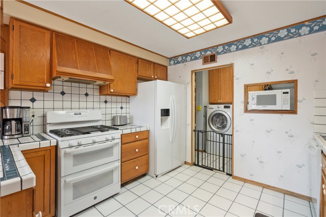 13021 Gridley Street photo 5
