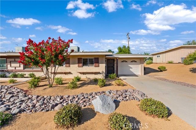 Detail Gallery Image 4 of 50 For 26960 Augusta Dr, Menifee,  CA 92586 - 2 Beds | 2 Baths