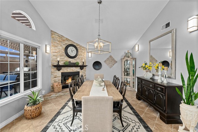18516 Casandra Avenue, Cerritos CA: https://media.crmls.org/medias/396e12aa-5b56-4978-865a-66c19c58d42e.jpg