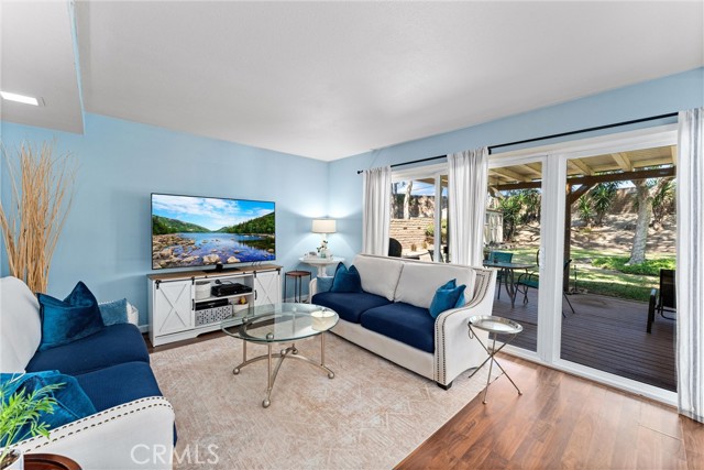 6316 E Woodsboro Avenue, Anaheim Hills CA: https://media.crmls.org/medias/396edfe7-01d5-425b-a3bb-999c740d1d72.jpg