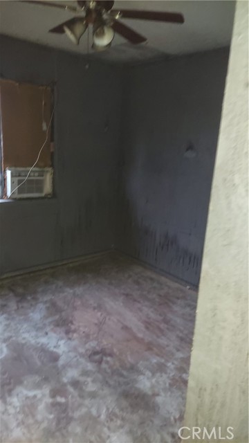 Detail Gallery Image 9 of 16 For 8920 Summerwood, Fontana,  CA 92335 - 3 Beds | 2/1 Baths