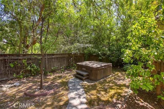 1075 Pine Oak Lane, Pasadena CA: https://media.crmls.org/medias/396f8e47-b4ea-428c-94be-bb1e5b814ab3.jpg