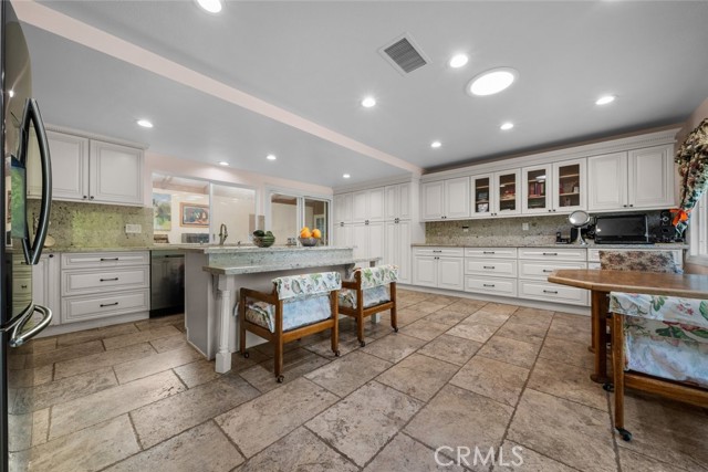 Detail Gallery Image 14 of 26 For 15574 Sorbonne St, –,  CA 91342 - 4 Beds | 2 Baths