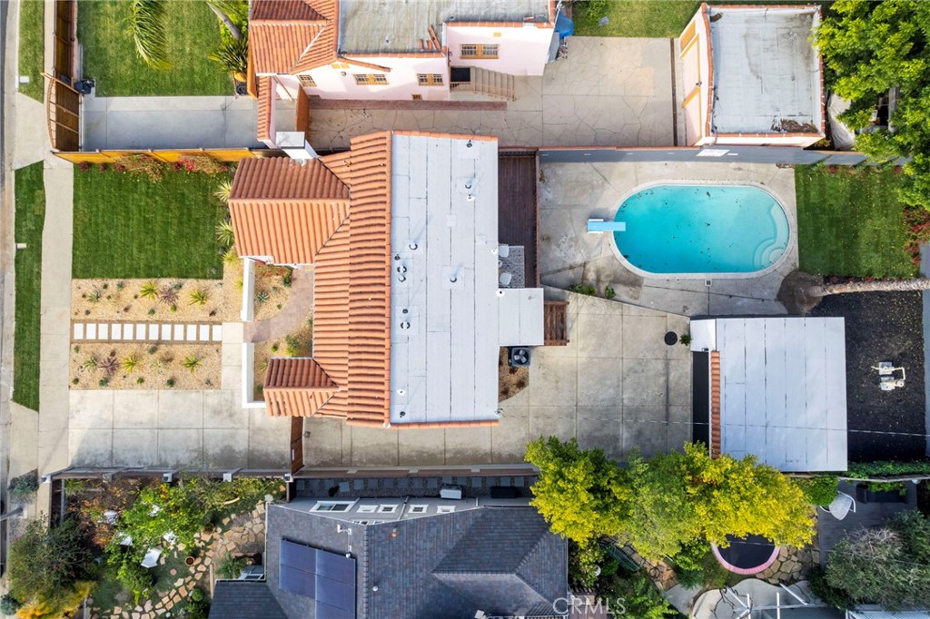 https://media.crmls.org/medias/3970376c-e393-4be1-8c4c-87fb7aa49f65.jpg?preset=X-Large