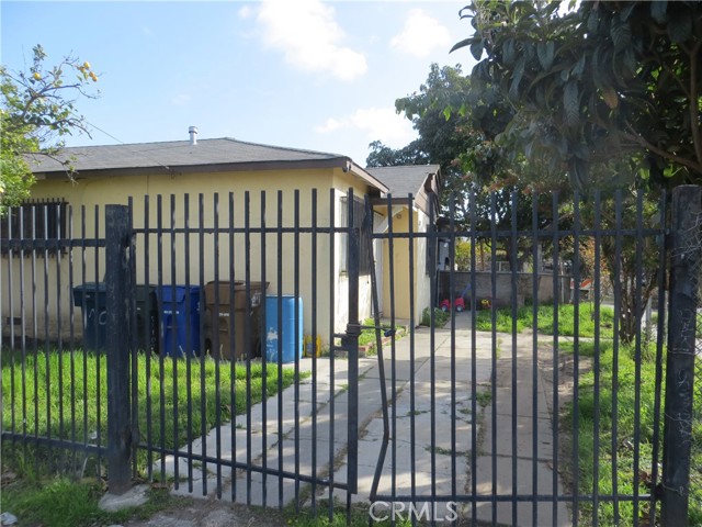 Image 2 for 11102 Berendo Ave, Los Angeles, CA 90044