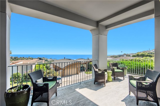 Detail Gallery Image 2 of 44 For 1598 Skyline Dr, Laguna Beach,  CA 92651 - 3 Beds | 3/1 Baths