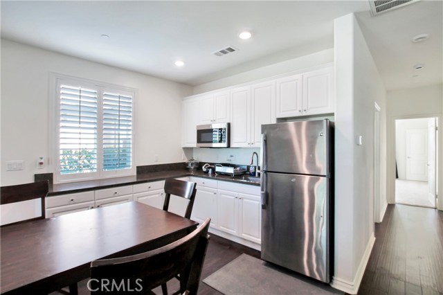 Detail Gallery Image 8 of 62 For 13122 Capricornio St, Riverside,  CA 92503 - 7 Beds | 4/1 Baths
