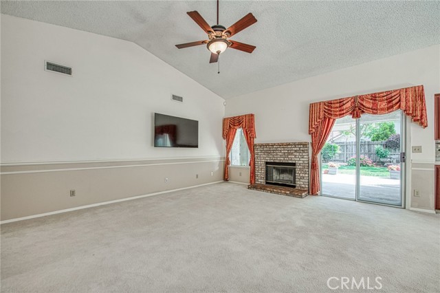 Detail Gallery Image 9 of 35 For 335 Mckelvy, Clovis,  CA 93611 - 4 Beds | 2 Baths