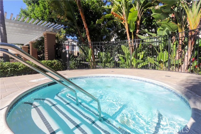 Detail Gallery Image 19 of 20 For 2212 Crescent Oak, Irvine,  CA 92618 - 2 Beds | 2 Baths