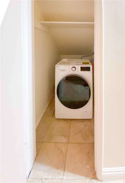 908 15th Street, Santa Monica CA: https://media.crmls.org/medias/3971b407-dc66-411d-8ba1-73618fdde577.jpg