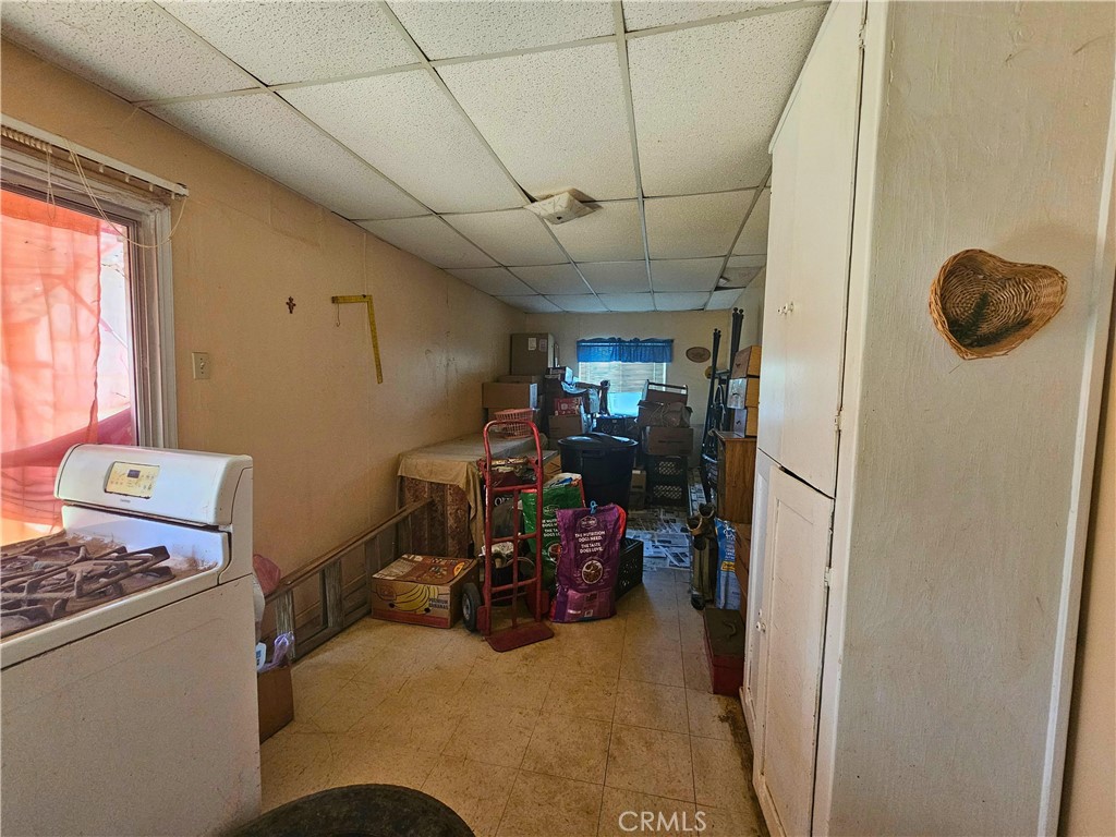 https://media.crmls.org/medias/3971c13f-e1b4-4833-b999-ce317268b5c8.jpg?preset=X-Large