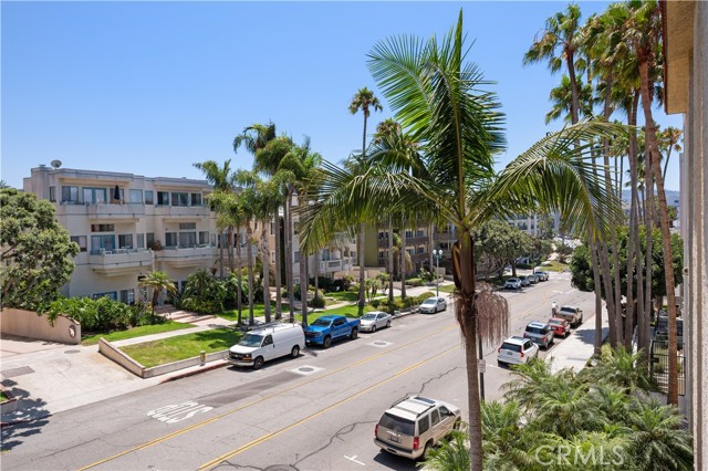 555 Esplanade, Redondo Beach, California 90277, 2 Bedrooms Bedrooms, ,2 BathroomsBathrooms,Residential,For Sale,Esplanade,SB25176397