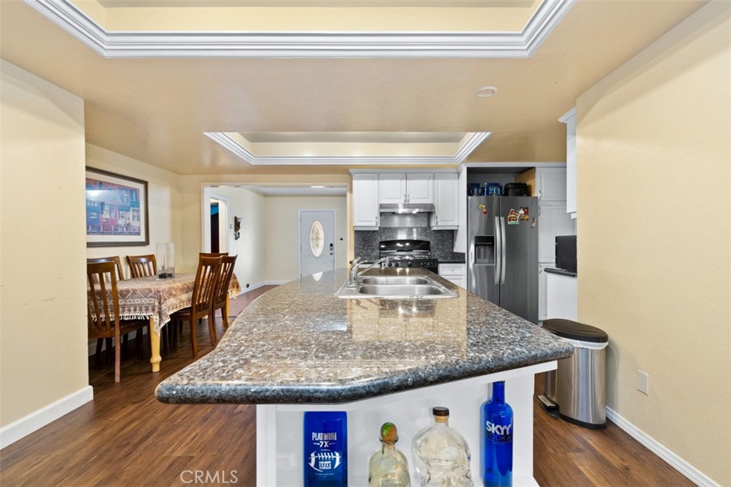 1523 W 12th Street