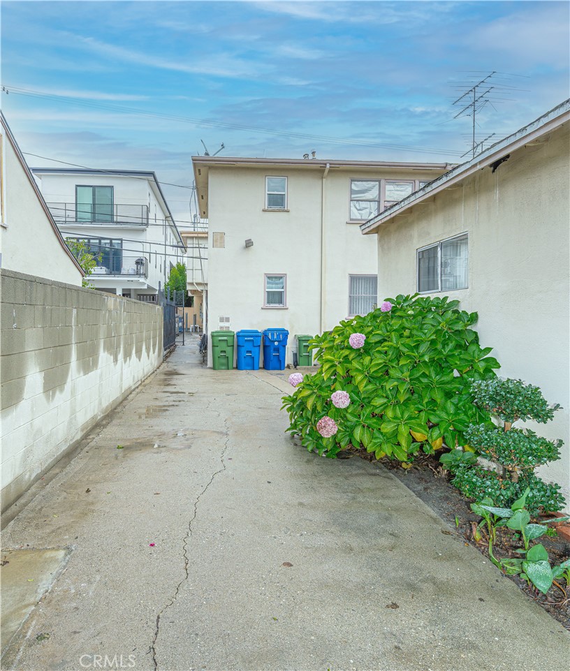 MLS #OC25281827 image #12