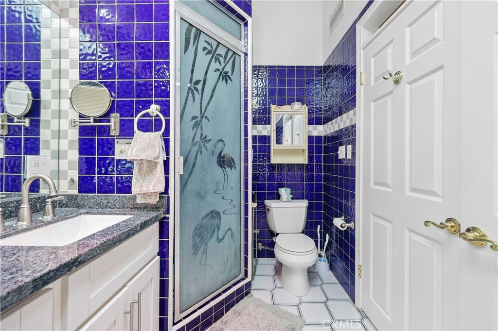 https://media.crmls.org/medias/397366cb-f2c0-4b3e-a57f-885f90ae5667.jpg?preset=X-Large