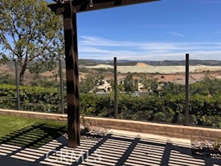 82 Majeza Court, Rancho Mission Viejo CA: https://media.crmls.org/medias/3973ea7b-5e4d-4b1c-8056-7903977ff2c9.jpg