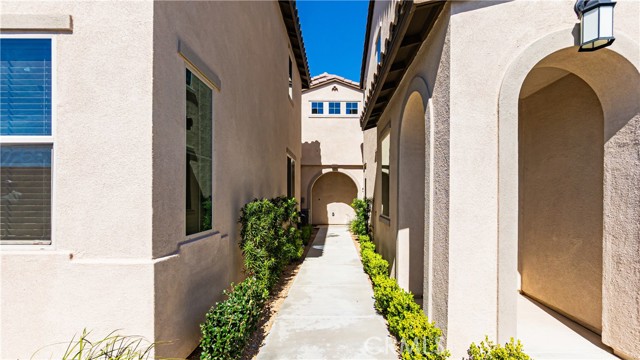 Detail Gallery Image 21 of 45 For 16651 Snowdrop #1,  Fontana,  CA 92336 - 3 Beds | 2 Baths