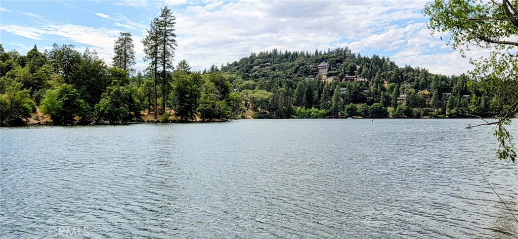 https://media.crmls.org/medias/39742f04-3a7a-47bf-a6bc-05c839a86c7d.jpg?preset=X-Large