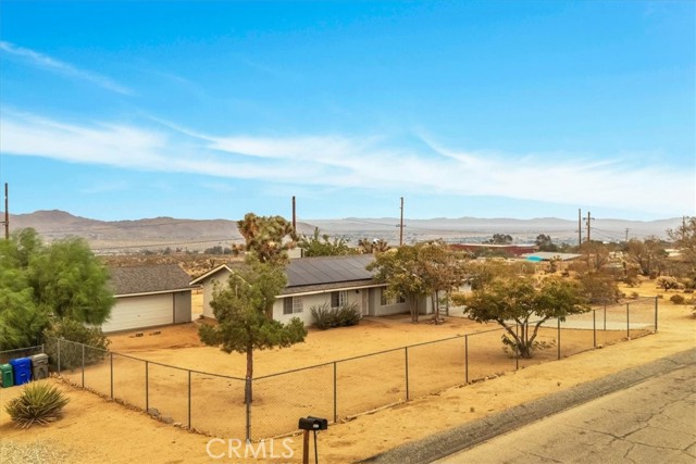 Detail Gallery Image 3 of 42 For 60762 Natoma Trl, Joshua Tree,  CA 92252 - 3 Beds | 2 Baths