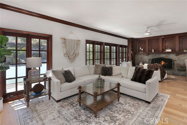 6137 Paseo La Vista, Woodland Hills CA: https://media.crmls.org/medias/3974c3b6-dd79-45b5-9cfe-c8d1e6f9ddbc.jpg