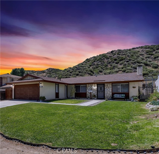 Detail Gallery Image 1 of 26 For 29351 Abelia Rd, Canyon Country,  CA 91387 - 3 Beds | 2 Baths