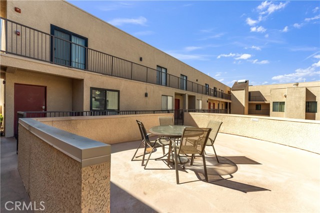 Detail Gallery Image 35 of 50 For 21040 Parthenia #25,  Canoga Park,  CA 91304 - 2 Beds | 2/1 Baths