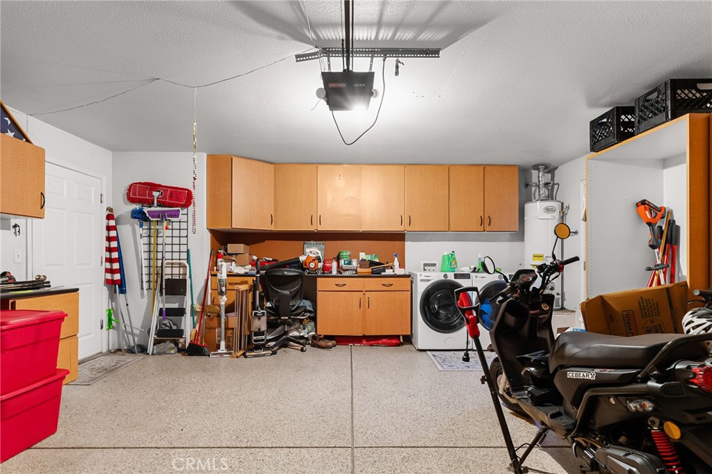 https://media.crmls.org/medias/39758785-1f6e-4f4c-8610-6bfaa2cc39d1.jpg?preset=X-Large