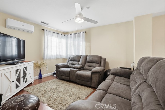 Detail Gallery Image 19 of 27 For 7441 Sultana, Fontana,  CA 92336 - 5 Beds | 3 Baths