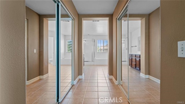 Image 37 of 65 For 13726 Kiwi Avenue