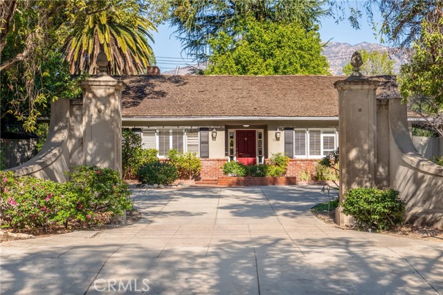 Detail Gallery Image 3 of 38 For 1635 San Pasqual, Pasadena,  CA 91106 - 4 Beds | 3 Baths