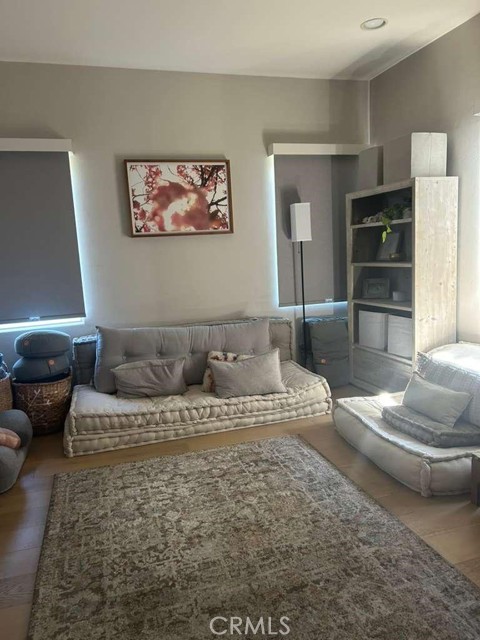 Detail Gallery Image 4 of 22 For 5012 Seagrove, San Diego,  CA 92130 - 4 Beds | 3/1 Baths